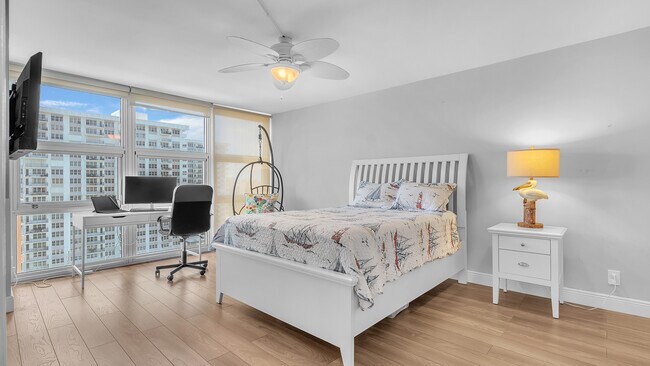 Foto del edificio - 525 N Ocean Blvd