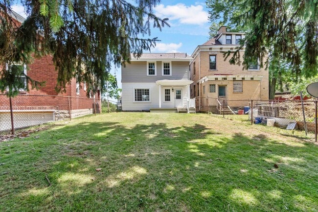 Building Photo - 349 Ridgewood Ave