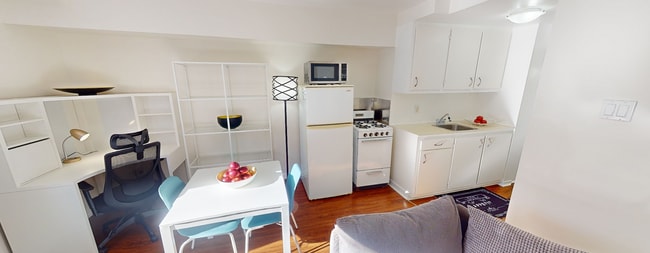 Building Photo - 3429 Rue Saint-André