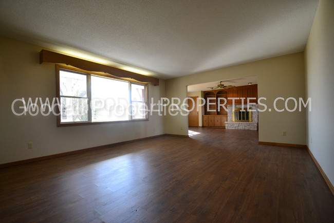 Foto del edificio - 4 Bedroom Ranch Acreage in Adel