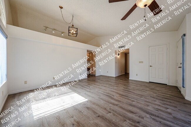 Foto del edificio - 12240 S 45th St