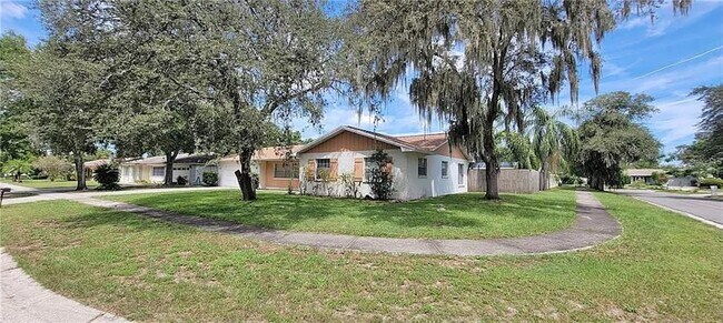 Building Photo - 420 Green Arbor Dr