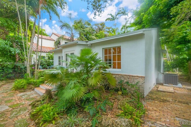 Foto del edificio - 4151 El Prado Blvd