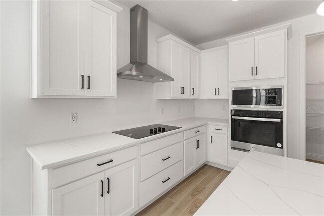 Building Photo - 14797 Milfoil Ave