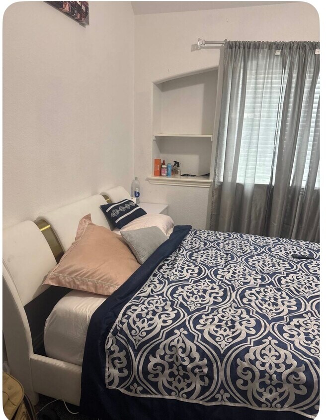 Foto principal - 5519 Jay Thrush Dr