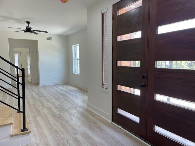 Foto del edificio - 201 E 37th St