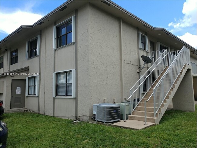 Building Photo - 7662 SW 152nd Ave