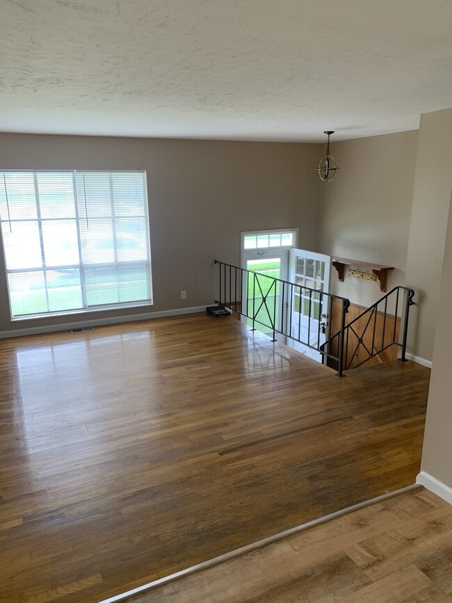 Building Photo - 4938 Marshall Dr