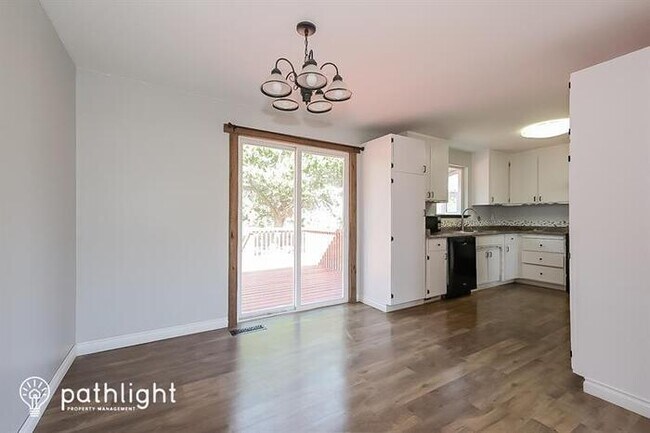 Building Photo - 720 NW Hyak Drive, Oak Harbor, WA, 98277