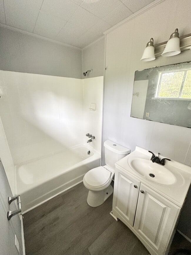 Building Photo - 1 Main St