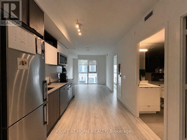 Building Photo - 100 Dalhousie St