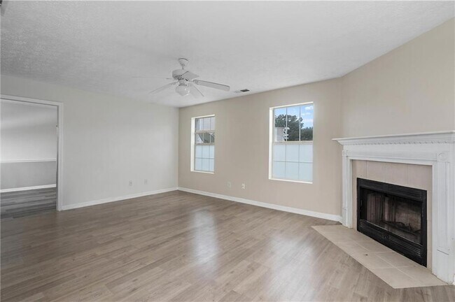 Foto del edificio - 57 Inverness Trce