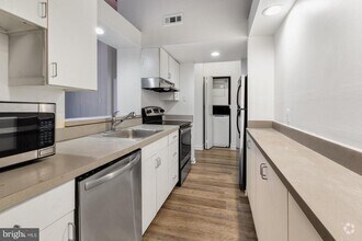 Building Photo - 303 Vine St