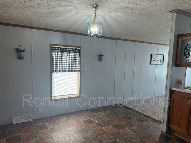 Foto del edificio - 205 Crossroad School Rd