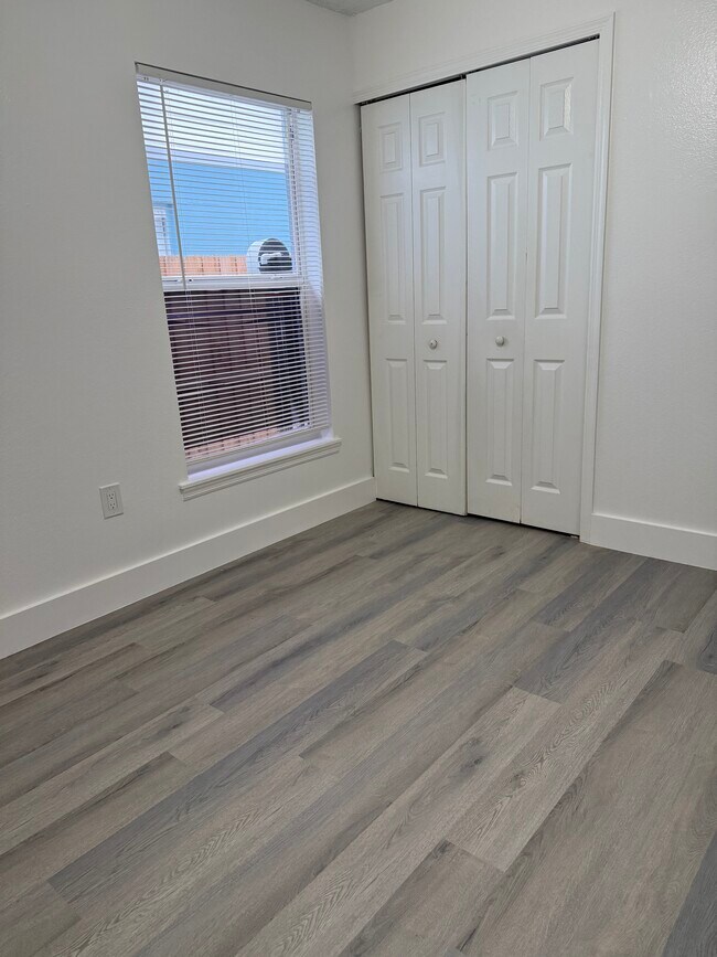 Building Photo - 6921 Long Needle Ct