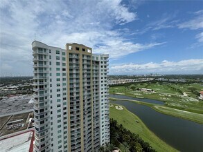 Building Photo - 1755 E Hallandale Beach Blvd
