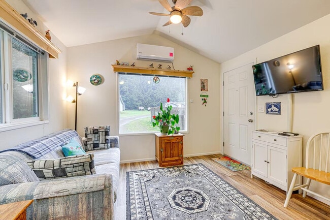 Building Photo - 2591 W Jakes Rd