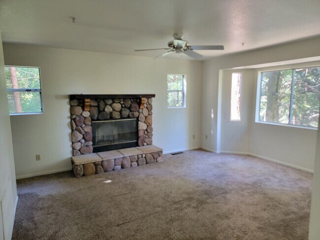 Foto del edificio - House in the Trees!