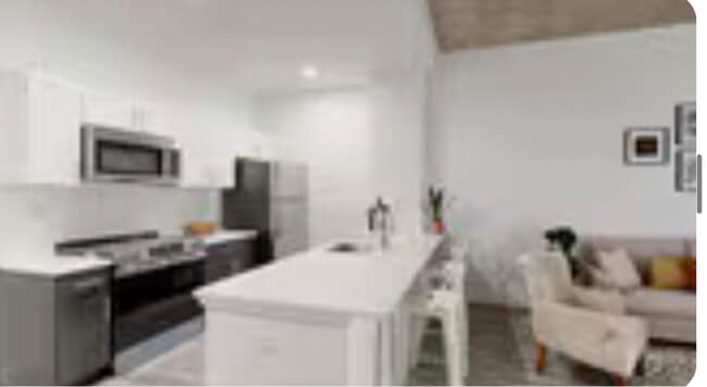 Foto del edificio - 10 Commerce Ct