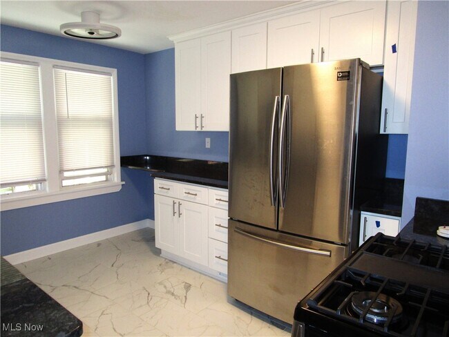 Foto del edificio - 14535 Cedar Rd