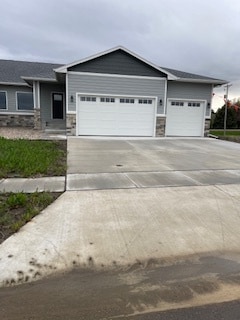 Primary Photo - Twin home - 111