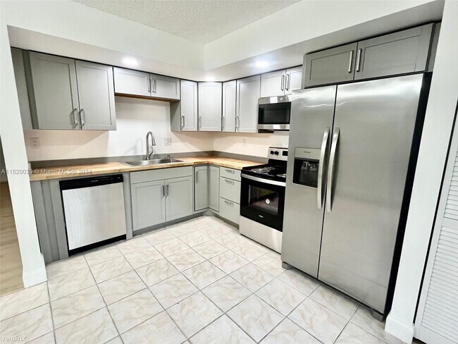 Building Photo - 3 br, 2 bath House - 8400 SW 133rd Avenue ...