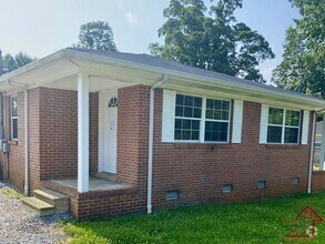 Building Photo - 207 Bermuda Dr