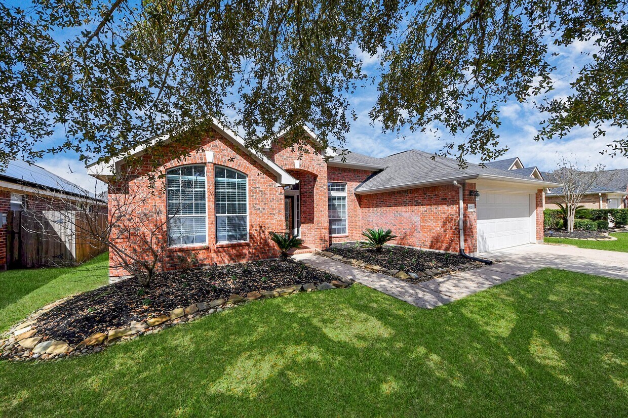 Primary Photo - 15122 Heron Meadow Ln