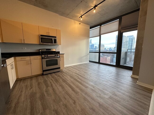 Foto del edificio - 235 W Van Buren St