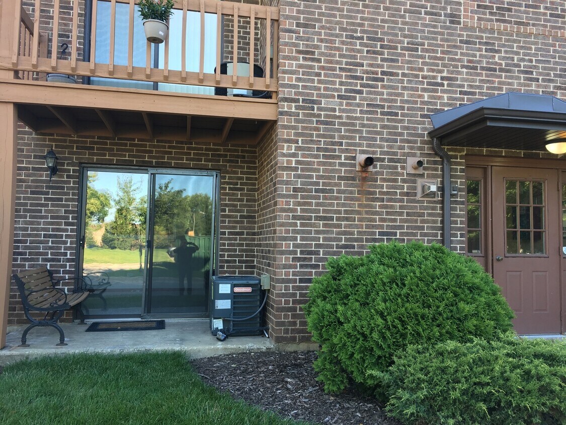 Foto principal - 2240 Abbeywood Dr