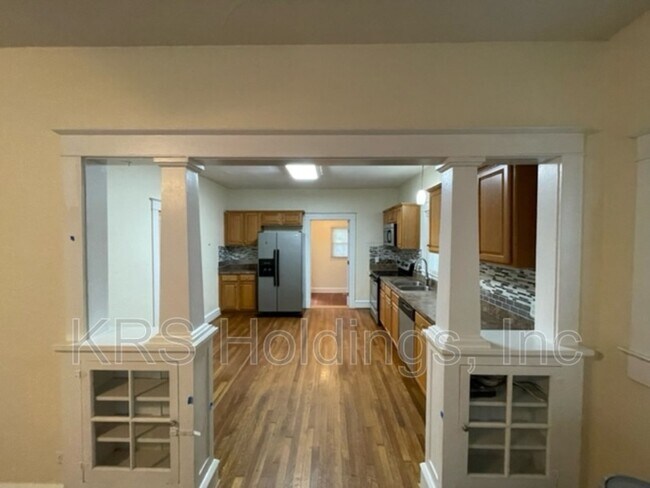 Foto del edificio - 140 Pochin Pl