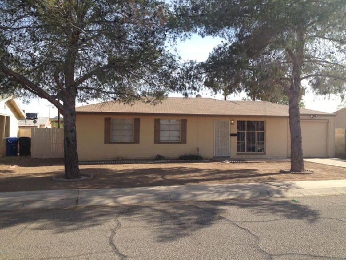 3 bed 2 bath home with Garage House Rental in Avondale, AZ