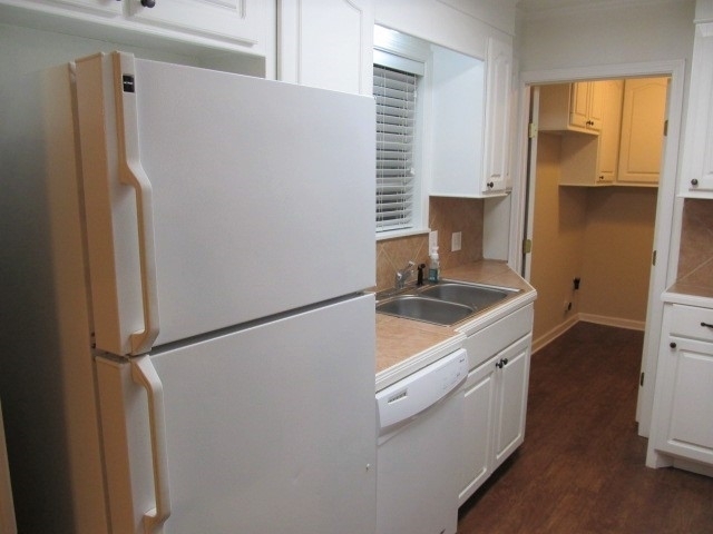 Building Photo - 308 Danbar St