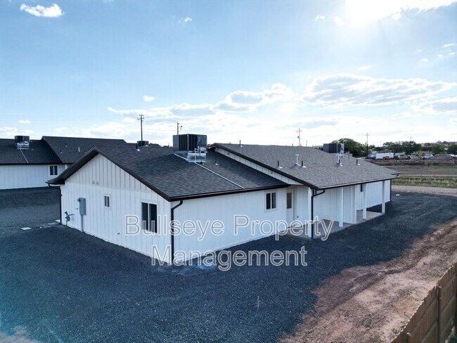 Foto del edificio - 1851 W 8th S St