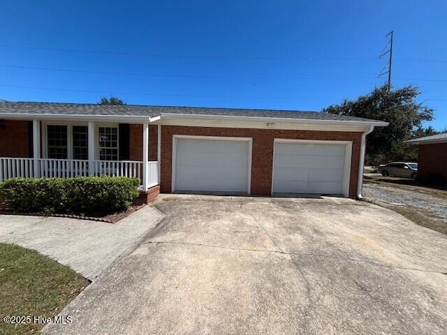 Building Photo - 421 Robert E Lee Dr