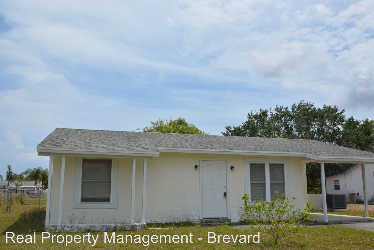 Primary Photo - 1407 Cindy Cir NE