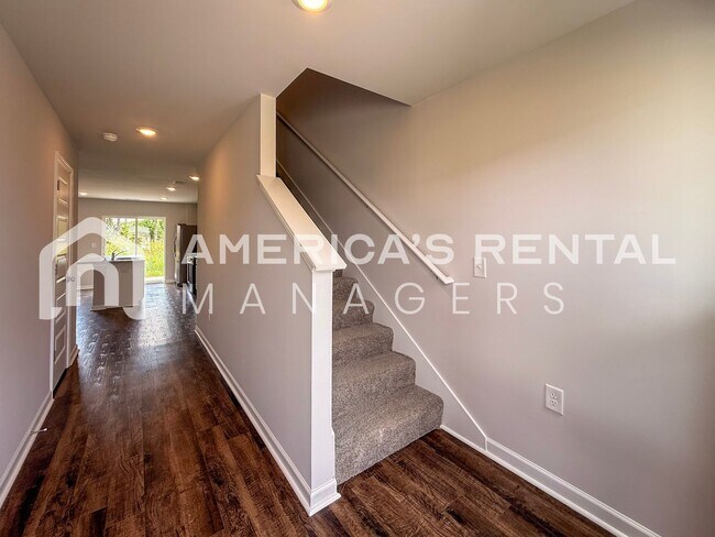 Foto del edificio - MOVE-IN SPECIAL!! New Construction Townhou...