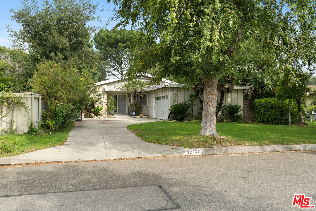 12237 Hesby St, Los Angeles, CA 91607 - House Rental in Los Angeles, CA ...