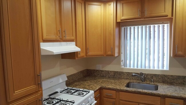 Building Photo - Pacific Western Realty