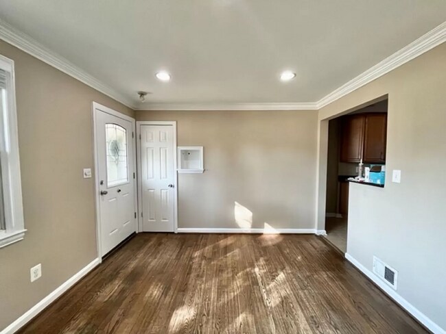 Foto del edificio - 5128 Mangum Rd