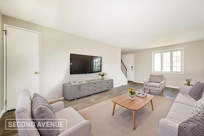327 Elias Dr