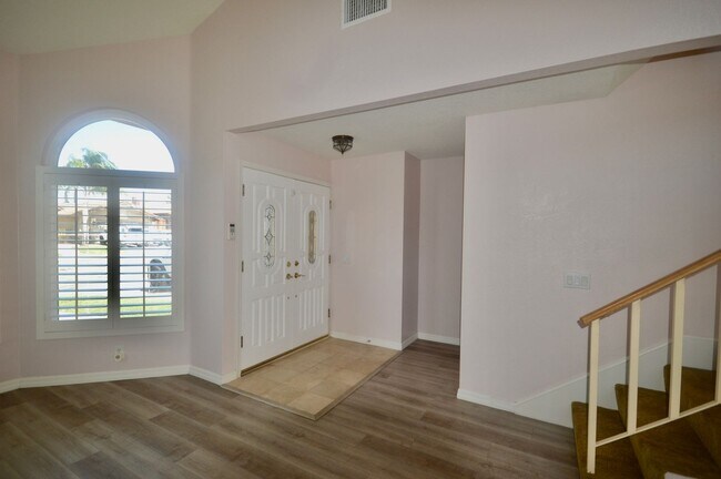Foto del edificio - 3 Bedroom plus Loft in Great Anaheim Hills...