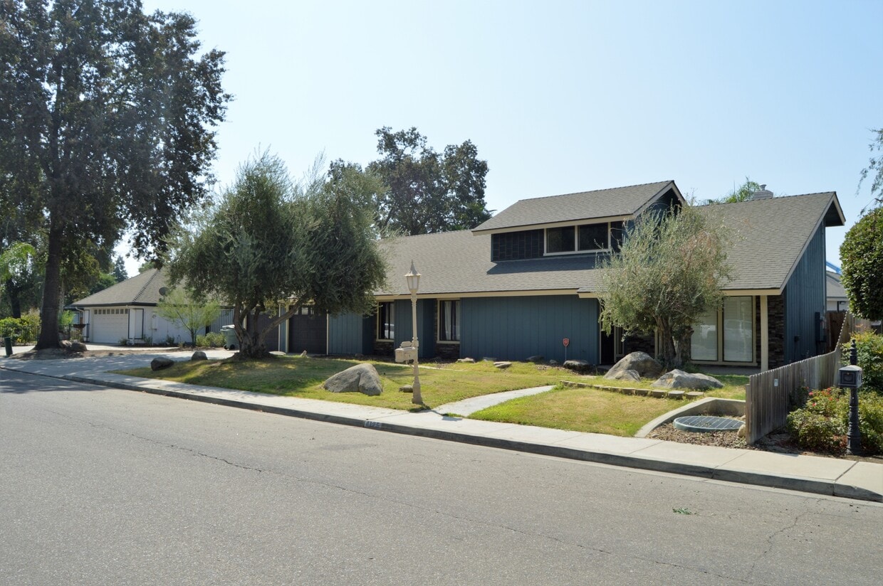 Primary Photo - 4125 W Nicholas Ave