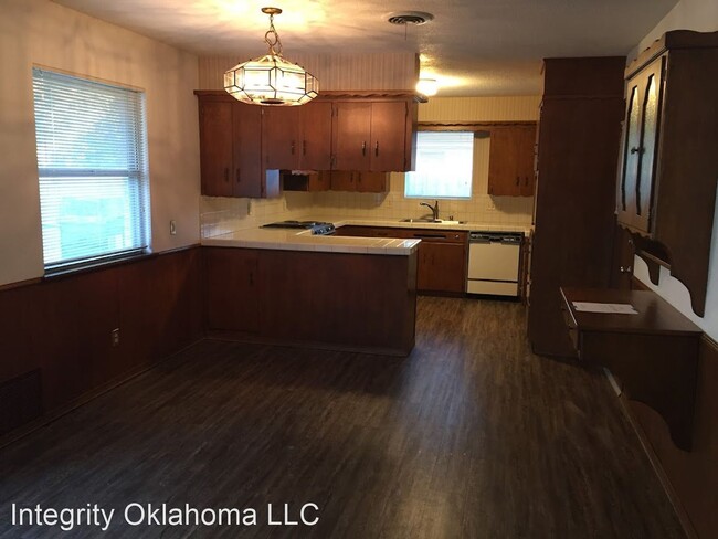 Building Photo - 3 br, 2 bath House - 4809 N. Tulsa Ave.