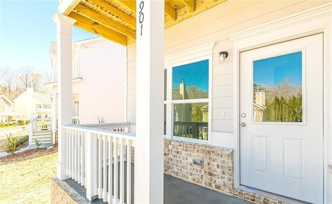 Building Photo - 4901 Heritage Cir