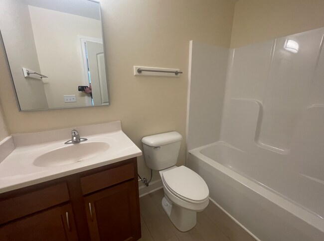 Foto del edificio - 624 Golfview Dr