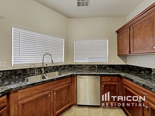 Foto del edificio - 5918 Crumbling Ridge St
