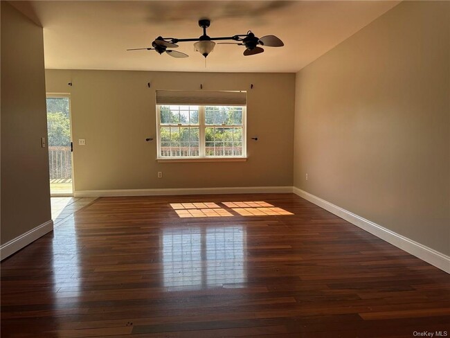 Building Photo - 28 Sugar Maple Rd