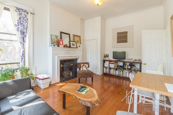 Foto del edificio - 311 Henry St