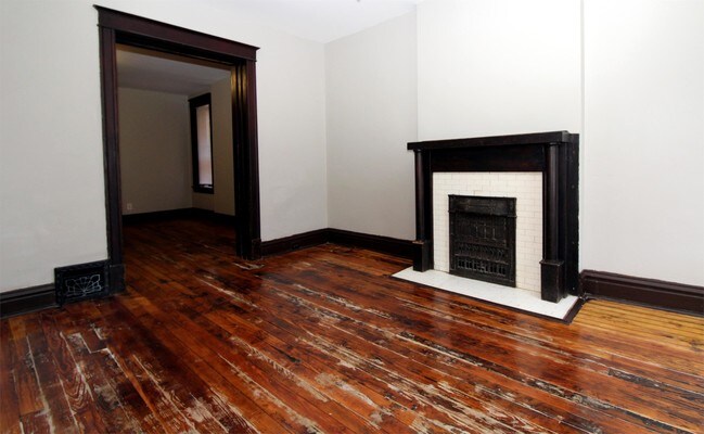 Building Photo - 4542 Virginia Ave
